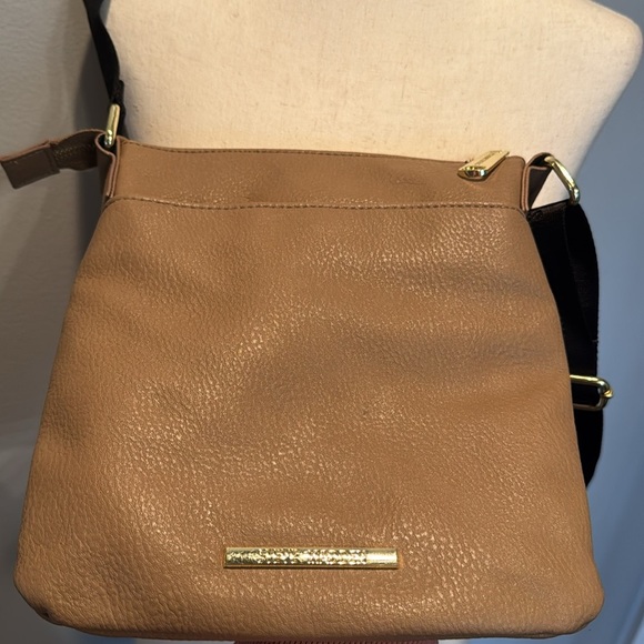 Steve Madden tan leather crossbody EUC - Picture 2 of 14